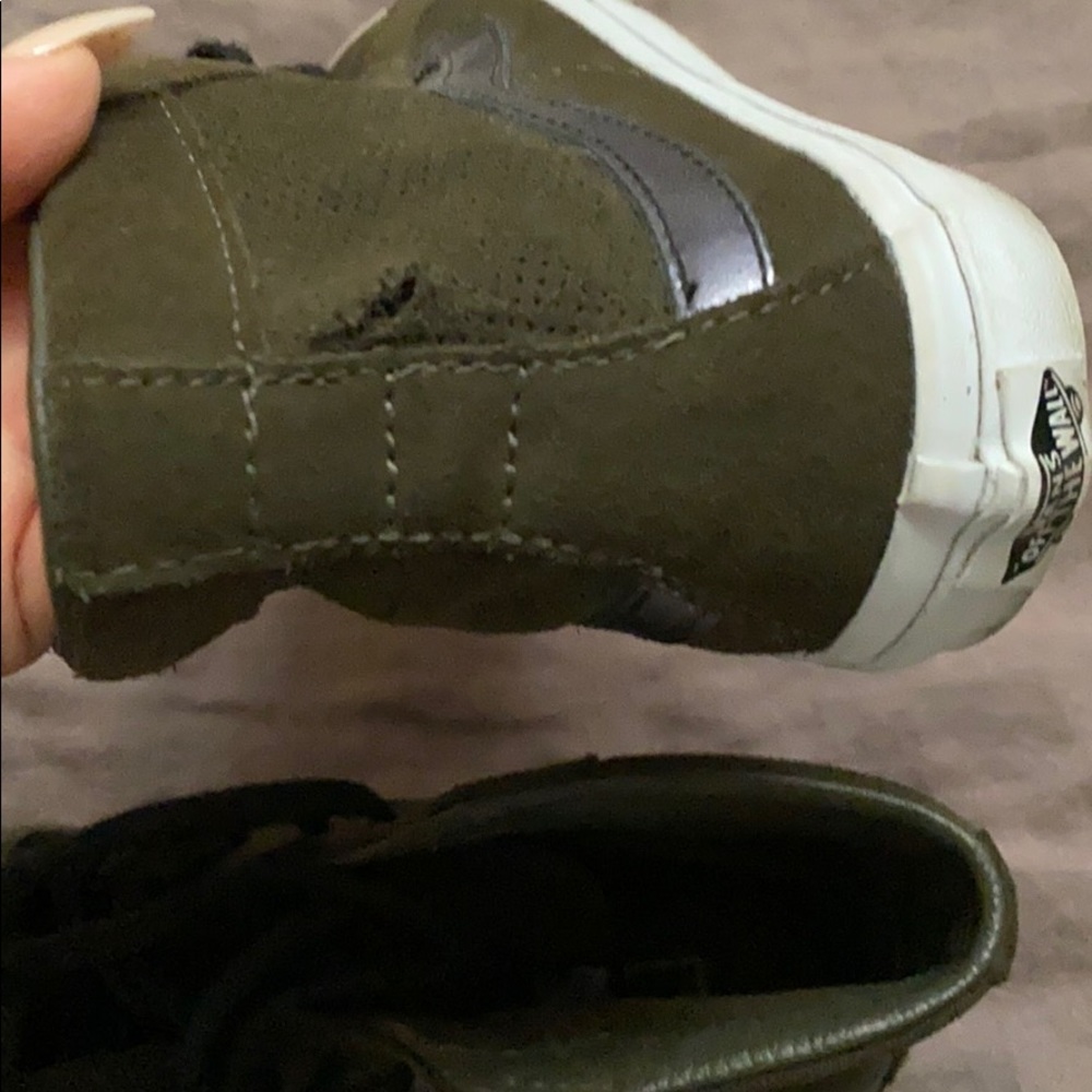 Vans - Picture 5 of 6